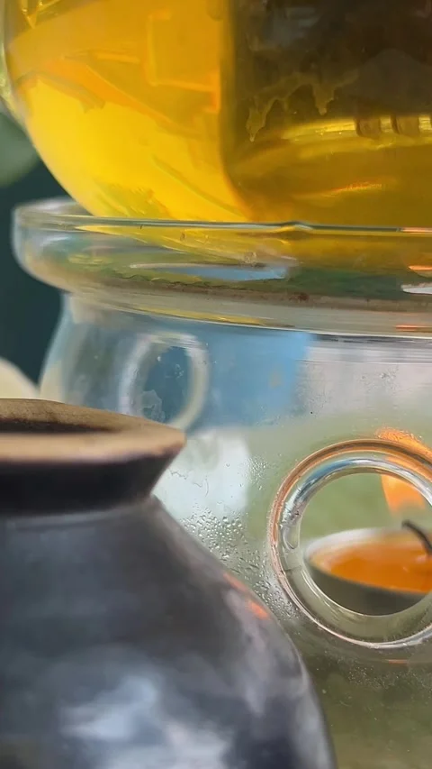 Close-up shooting process of brewing white blooming tea, beautiful yellow flower Video stock 279651984
