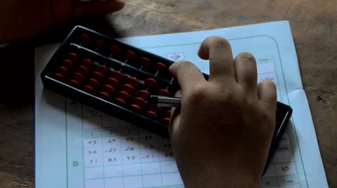 Close shot of a child doing abacus Video stock 39015545