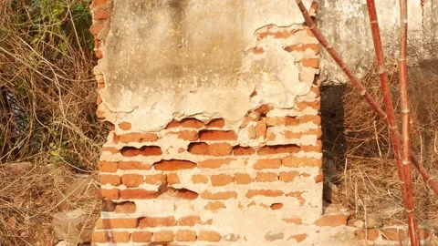 Close shot of damaged wall of old house Video stock 151900747