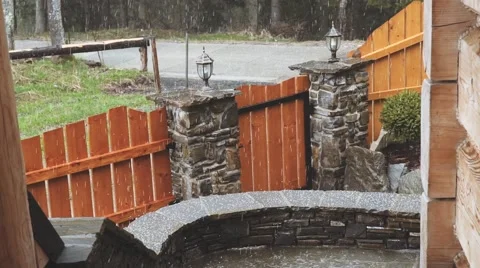 Close Up shot of heavy Hail Falling on the Cabin Porch. SLOW MOTION 120 fps. Vidéo 66755813