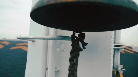 Close up shot of a rusty bell and a rope on a ferry in Istanbul Bosphorus Stockbeeldmateriaal 51702692