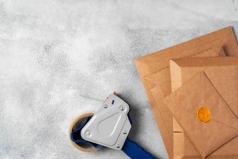 Close up shot of stack of padded mailing envelopes Foto stock