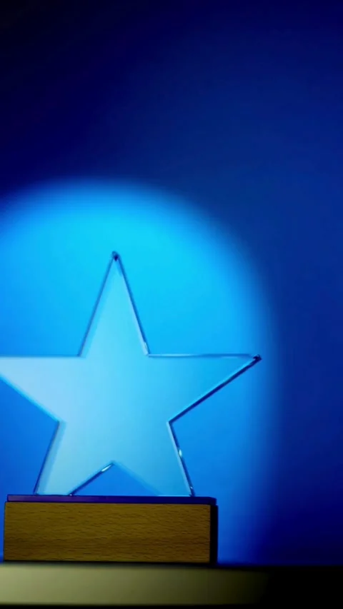 Close Shot Of Star Trophy Award Crystal Glass 스톡 동영상 331763265