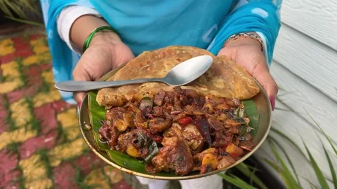 Close up shot of Sukha mutton and paratha a south Indian delicacy. Vídeos de archivo 282237508