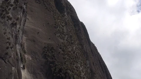 Close up side view of Guatape Vídeos de archivo 105182578