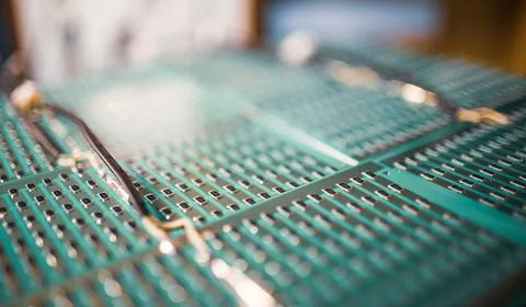 Close-up side view of a panel of SMD resistors Stock-Fotos