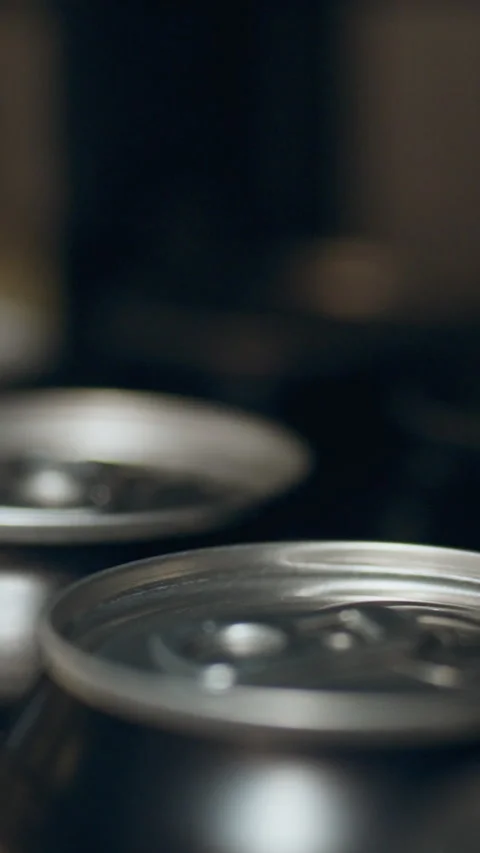 A close-up of a silver can top with a pull tab Stock Footage 331512745