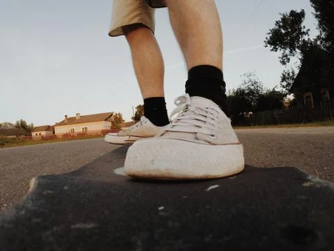 Close-up of skateboard in motion, Foto stock