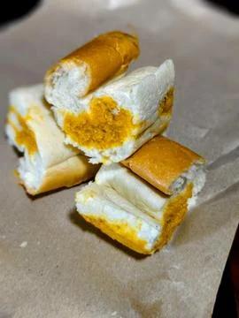 Close up of a slice of bread with jam Stock-Fotos