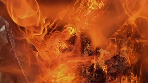 Close up slow motion of flames burning Video stock 165459994