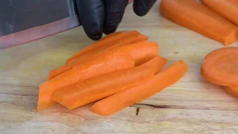 Close up slow-motion, wiping the knife out by hand 库存影片 136715703