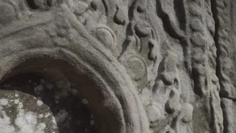 Close slow movement ta prohm temple wall carvings 库存影片 226951226