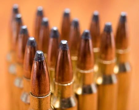 Close up of soft point bullets in a pattern Stock-Fotos