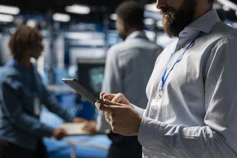 Close up of software developer using tablet to review LLM visualization Foto stock