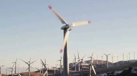Close up of solo Wind Mill with many wind mills in the background. Stock-Footage 10577087