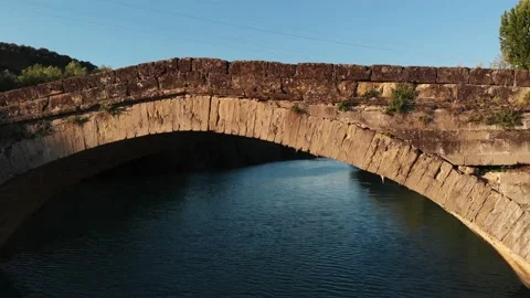 Close Up of Spanish Romanesque Bridge during Sunrise Vídeos de archivo 137700610