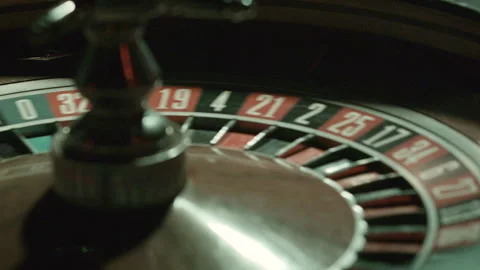 Close up spinning roulette wheel Video stock 237459183