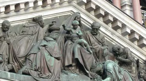 Close up of St. Isaac's Cathedral in St. Petersburg, Russia Vídeos de archivo 10608571