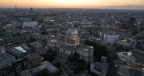 Close up  St Paul's Cathedral at sunset in the capital city Video stock 201461684