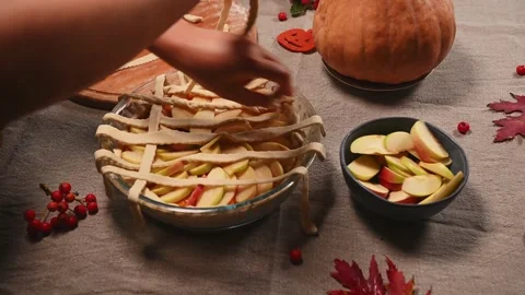 Close-up step-by-step video tutorial for decorating the festive pie with a 動画素材 217366676
