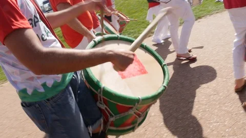 Close up of a street drummer in a procession 動画素材 112006463