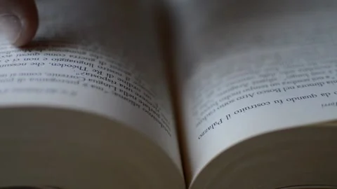 Book Opening & Closing Animation (Loop):, Stock Video