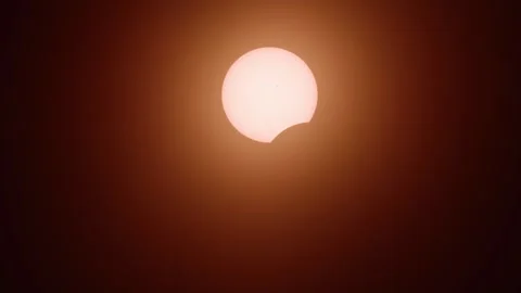 Close-up of the sun and its total eclipse in Canada March 2024 Vídeo Stock 275750656