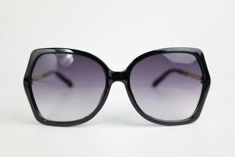 Close-up of sunglasses on white background Fotos de archivo