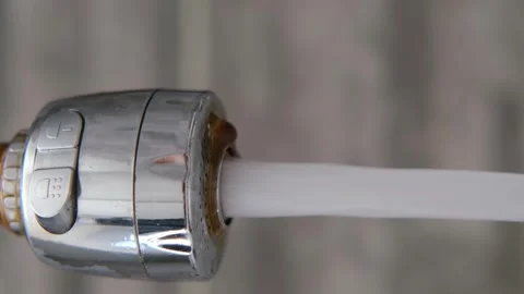 Close-up of tap water in the kitchen 스톡 동영상 285474164