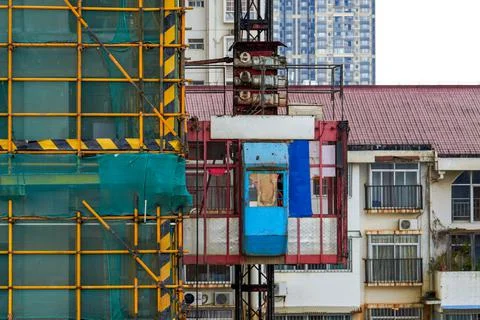 Close-up of temporary construction elevator used on building site Fotos de archivo