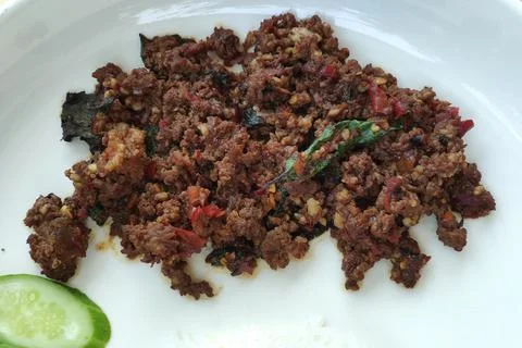 Close up A Thai dish of Basil Fried Rice ,Thai food (Pad Kaprao Moo Kai Dao), Foto stock