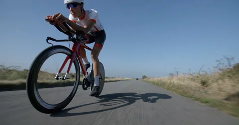 Close Up of Time Road Racing Cyclist. Vídeo Stock 67646952