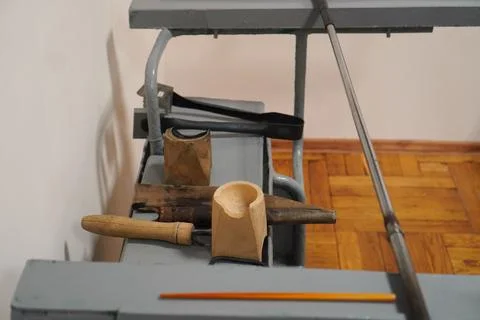 Close-up on tools for creating crystal products by hand in production 스톡 사진