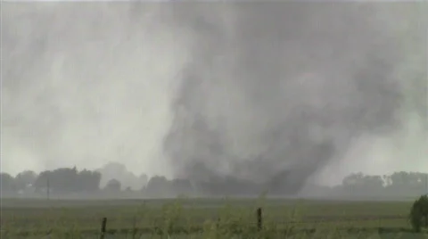 Close up of a Tornado debris cloud Video stock 502988