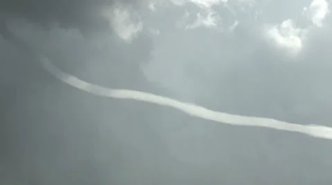 Close Up of Tornado in Its Roping Out Stage 動画素材 54748888