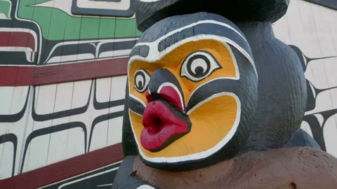 Close Up Totem Pole Native Indian Symbol, Wooden Vancouver Native Art Pole Stock Footage 158340012