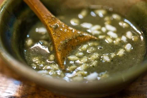 Close-up of traditional Hakka tea-drinking utensils in Miaoli: green cerami.. 스톡 사진