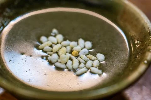 Close-up of traditional Hakka tea-drinking utensils in Miaoli: green cerami.. Fotos de archivo