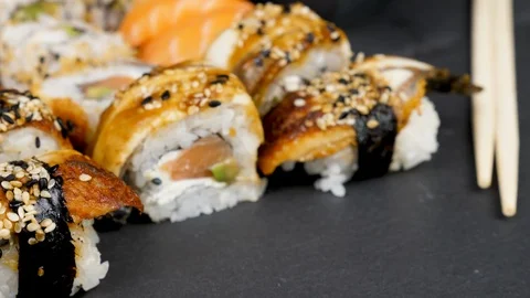 Close up on traditional sushi rolls 動画素材 95280178