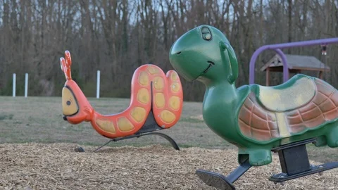 Close up turtle and slug playground equipment fun Vídeos de archivo 127188645