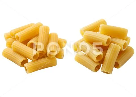 Close-up of uncooked rigatoni pasta on transparent background Plantilla PSD