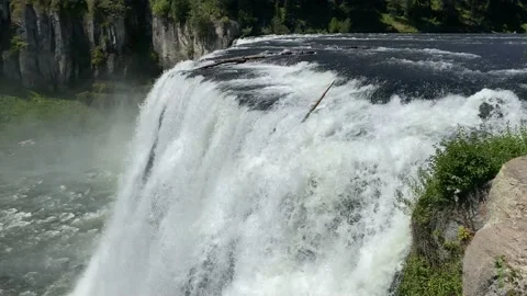 Close up of Upper Mesa Falls in Idaho, USA Vídeos de archivo 136421059