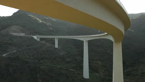 Close ups under the bridge 스톡 동영상 147869130