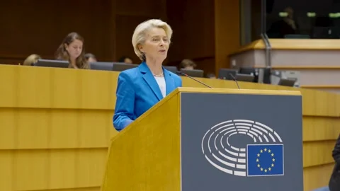 Close up of Ursula van der Leyen talking in the European Parliament Vídeo Stock 224617910