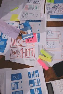 Close up ux developer and ui designer brainstorming about mobile app interf.. 스톡 사진