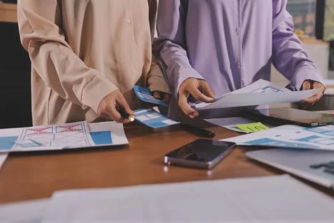 Close up ux developer and ui designer brainstorming about mobile app interf.. 스톡 사진