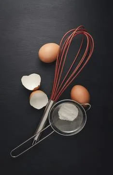 Close up of various baking utensils for baking cookies and cakes like rolli.. Foto stock