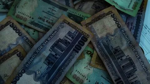 Close-Up of Various Banknotes in Different Currencies, A close-up of variou.. Vídeos de archivo 304961563