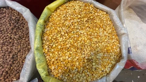 Close up of various cloth sacks filled with different legumes Video stock 171815107