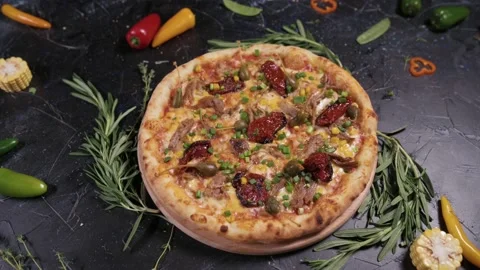 Close-up vegan pizza. Vídeos de archivo 162985848